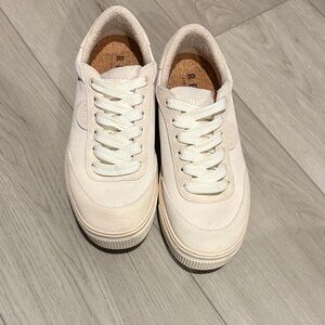 Reef Women's platform Lay Day Lift Cream Sneakers